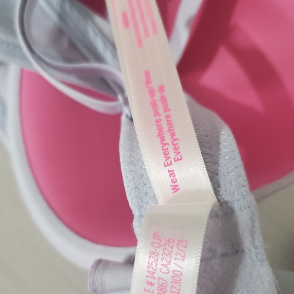 ❗️SOLD❗️Do not buy❗️NWOT PINK Victoria's Secret Push-up Bra 40B - Picture 8 of 10